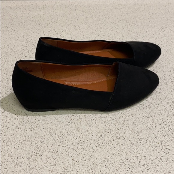 Shoes - Brand new 🤍 slip on shoes with built in cushion